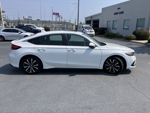 Used 2024 Honda Civic EX-L image 6