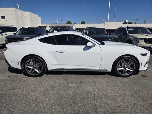 Certified 2026 Ford Mustang Coupe image 4