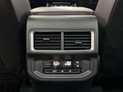 Certified 2024 Volkswagen Atlas SE AWD/4WD image 33