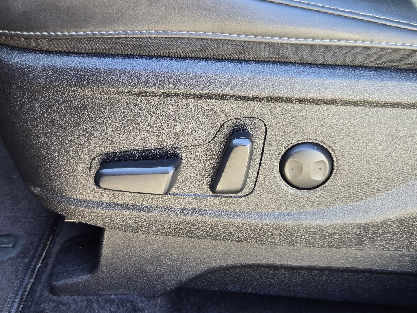 Used 2025 Kia Telluride S AWD/4WD image 14