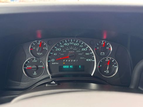 Used 2025 Chevrolet Express 2500 Extended w/ Communications Package image 17