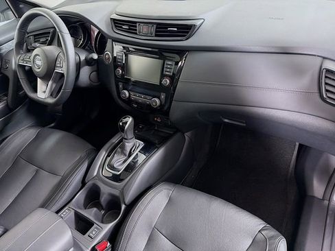 Certified 2019 Nissan Rogue SL w/ Premium Package AWD/4WD image 32