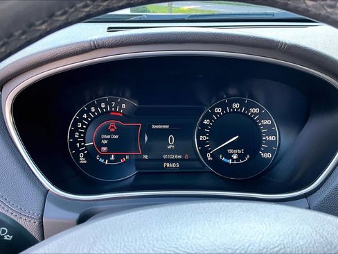 Used 2018 Lincoln MKX Select w/ Select Plus Package FWD image 26