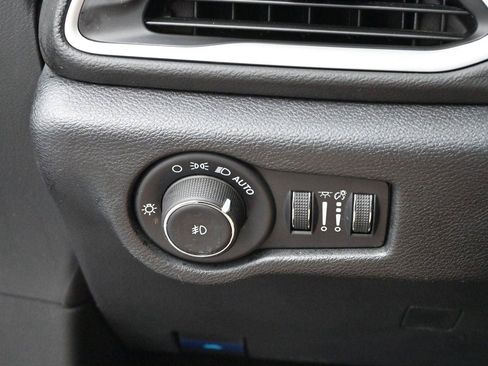 Used 2025 Chrysler Pacifica Select FWD image 56