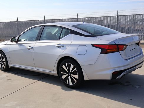 Used 2021 Nissan Altima 2.5 SL image 9