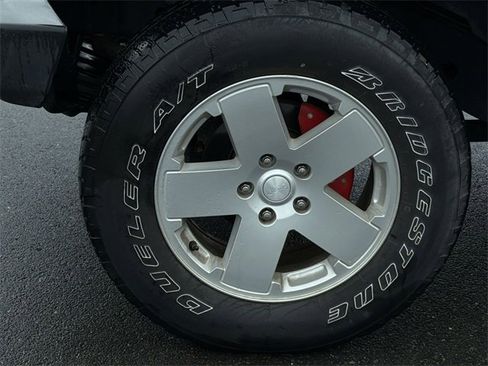 Used 2015 Jeep Wrangler Unlimited Sahara image 18