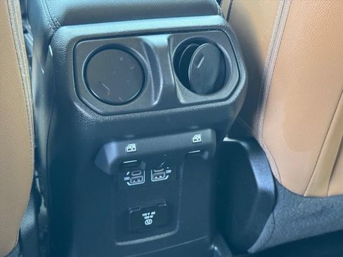 Used 2022 Jeep Wrangler Unlimited Sahara w/ LED Lighting Group AWD/4WD image 13
