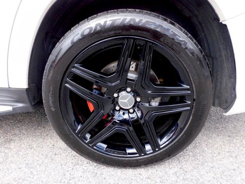 Used 2016 Mercedes-Benz GL 63 AMG 4MATIC image 28