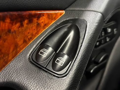 Used 2009 Mercedes-Benz SL 63 AMG image 29