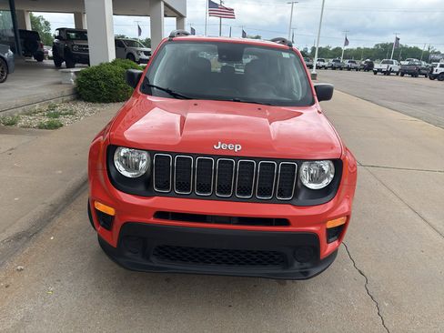 Used 2021 Jeep Renegade Sport image 2