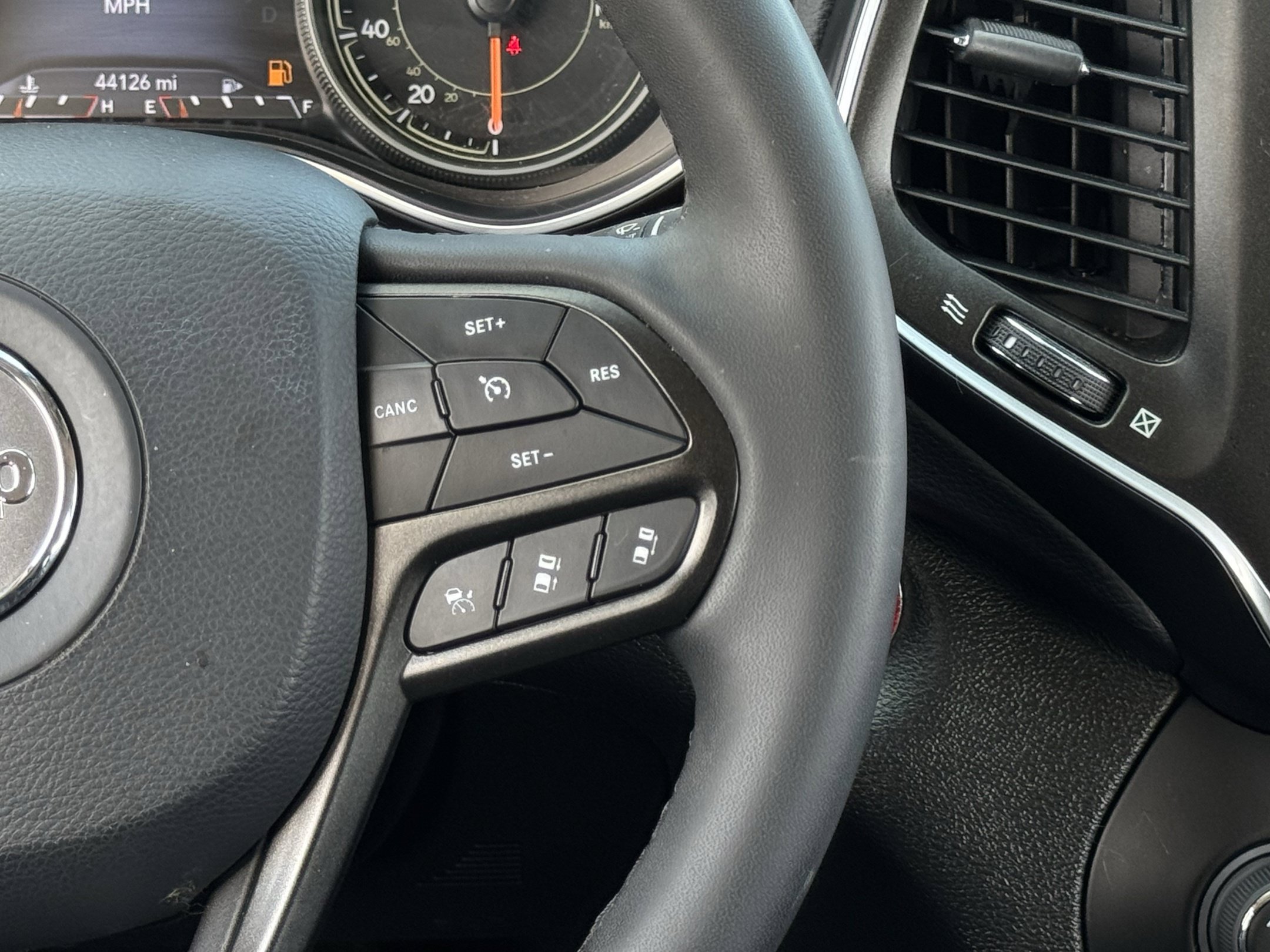 Used 2022 Jeep Cherokee Trailhawk w/ Technology Group B AWD/4WD image 16