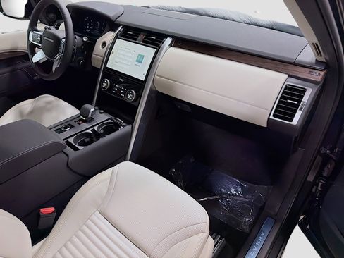 New 2026 Land Rover Discovery Dynamic SE AWD/4WD image 14