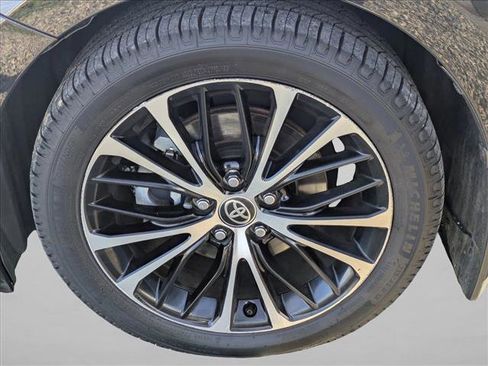 Used 2020 Toyota Camry SE image 10