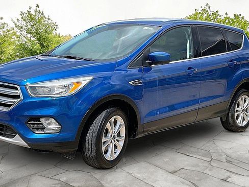 Used 2017 Ford Escape SE AWD/4WD image 1