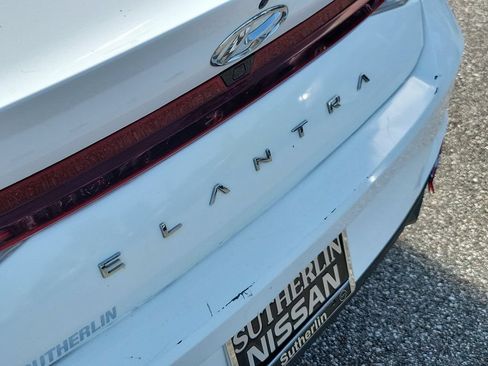 Used 2023 Hyundai Elantra SEL FWD image 6