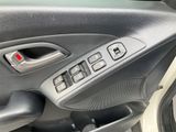 Used 2011 Hyundai Tucson GLS image 4