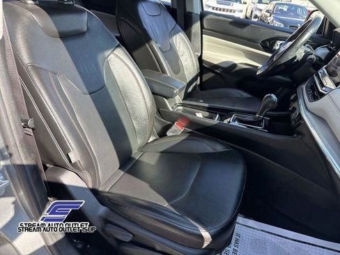 Used 2022 Jeep Compass Limited image 40