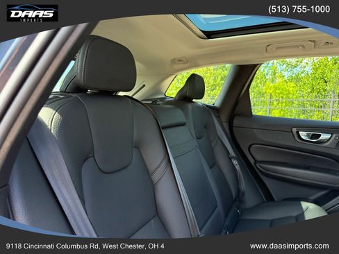 Used 2020 Volvo XC60 T5 Momentum w/ Protection Package Premier AWD/4WD image 27