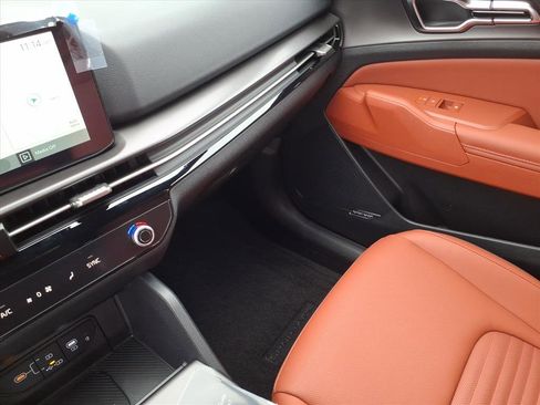 New 2026 Kia Sportage SX FWD image 26