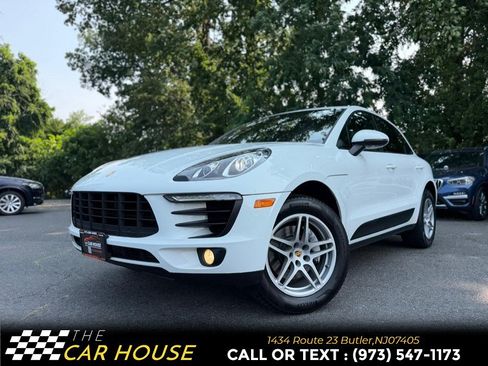 Used 2018 Porsche Macan AWD/4WD image 2