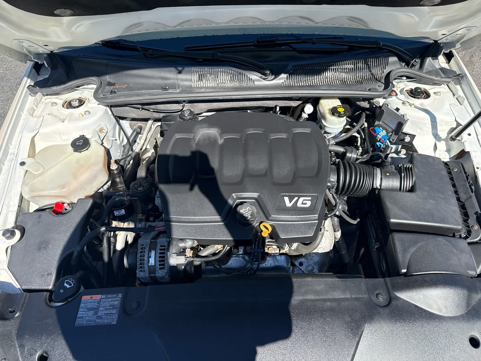Used 2011 Buick Lucerne CXL FWD image 16