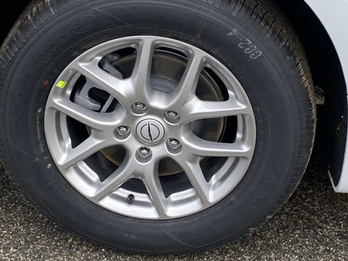 New 2026 Chrysler Pacifica Select image 3