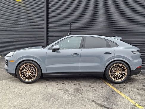 Certified 2024 Porsche Cayenne image 2