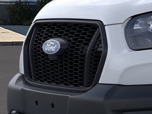 New 2026 Ford Transit 250 Low Roof RWD image 17