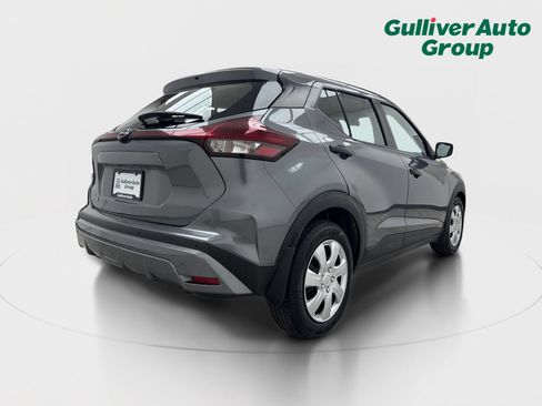 Used 2022 Nissan Kicks S FWD image 8