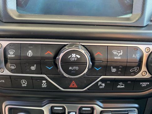 Used 2022 Jeep Gladiator Mojave w/ LED Lighting Group AWD/4WD image 16