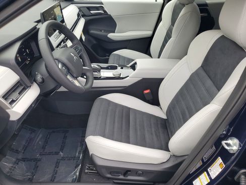 New 2026 Mitsubishi Outlander SE image 5