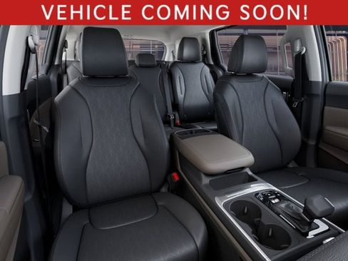 New 2026 Kia Carnival EX FWD image 15
