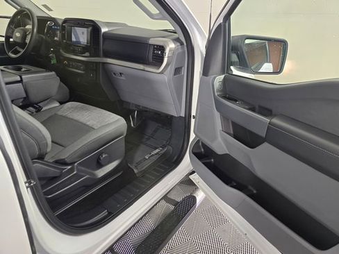 Used 2022 Ford F150 XLT w/ Trailer Tow Package image 13