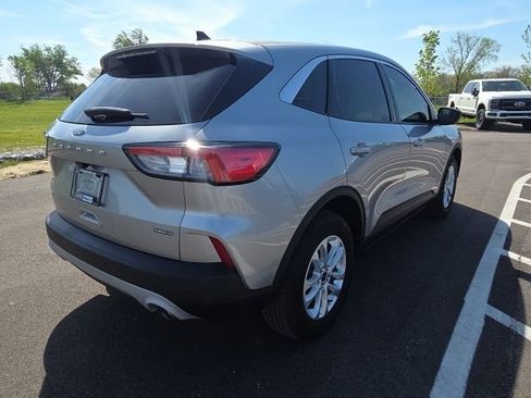 Used 2022 Ford Escape SE AWD/4WD image 8