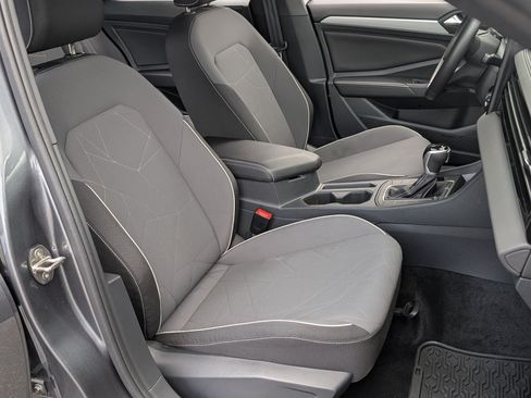 Used 2025 Volkswagen Jetta Sport FWD image 20