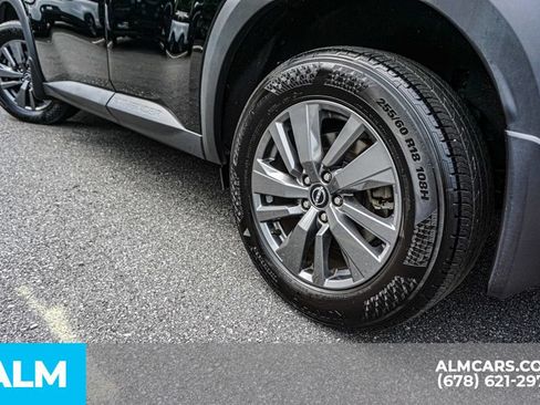 Used 2024 Nissan Pathfinder S AWD/4WD image 16
