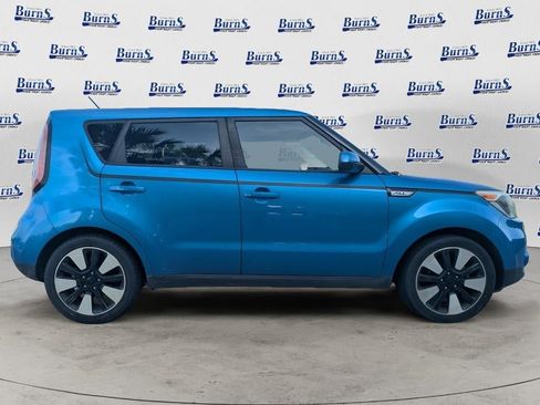 Used 2018 Kia Soul + FWD image 2