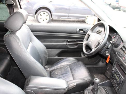 Used 2001 Volkswagen GTI GLS FWD image 11