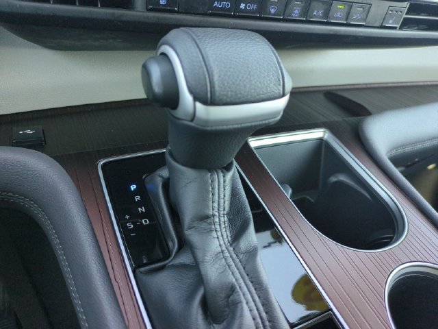 Used 2022 Toyota Sienna XLE FWD image 18