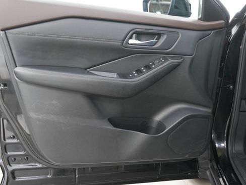 Used 2023 Nissan Rogue SV w/ SV Premium B Package AWD/4WD image 19