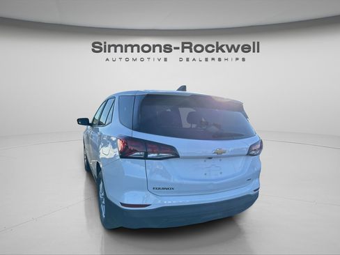 Used 2024 Chevrolet Equinox LS w/ LS Convenience Package image 11