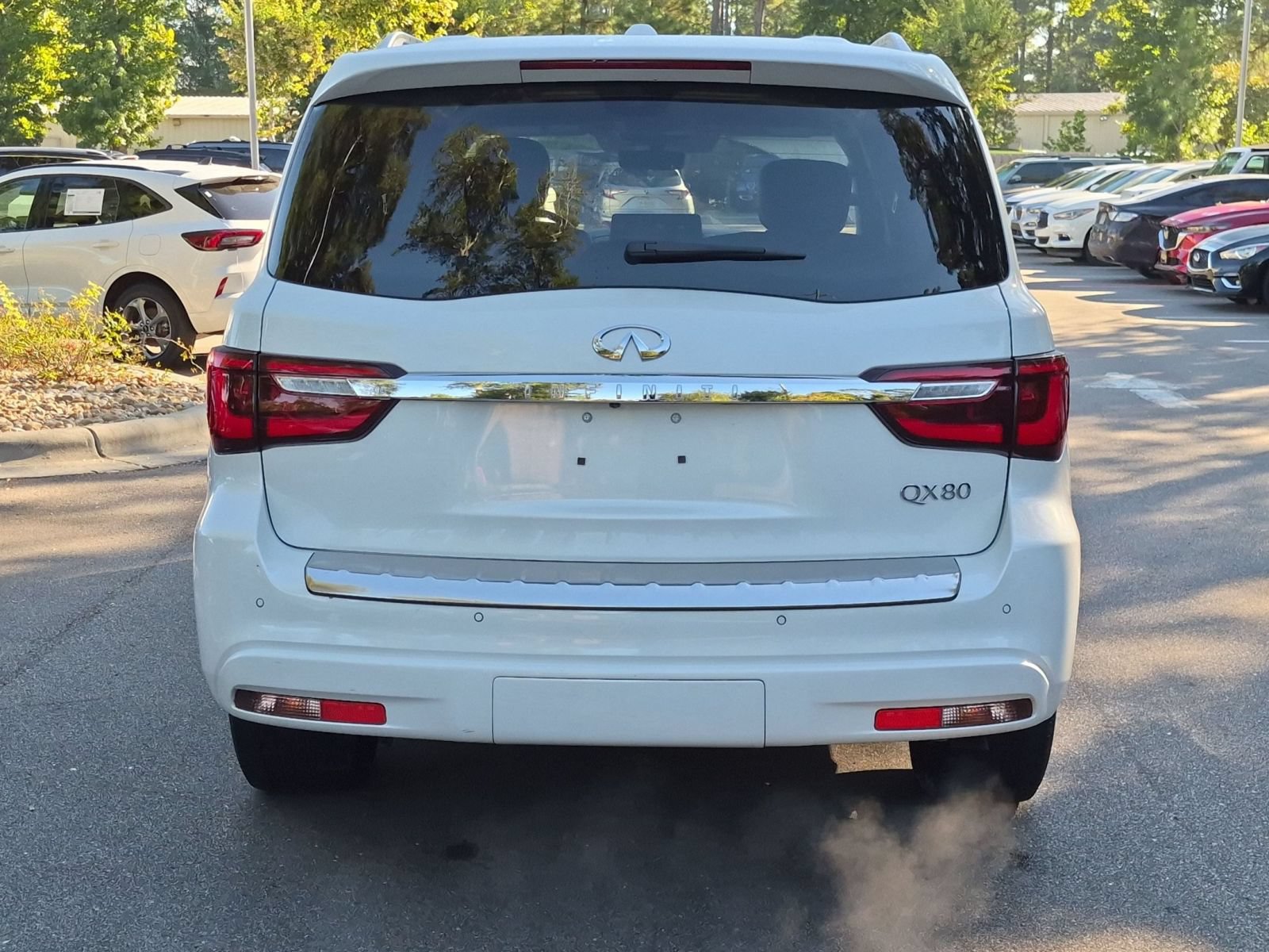 Used 2023 INFINITI QX80 Luxe w/ Cargo Package RWD image 4