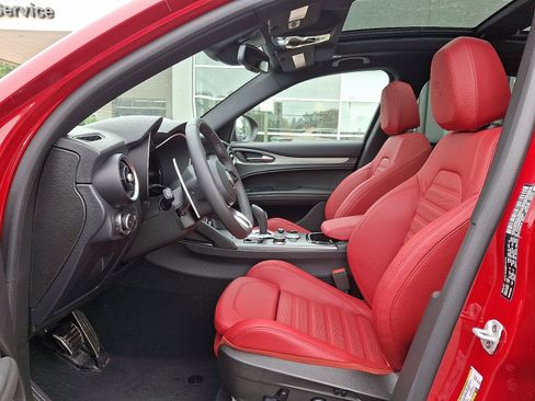 New 2024 Alfa Romeo Stelvio Veloce image 9