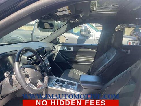 Used 2020 Ford Explorer Limited AWD/4WD image 2