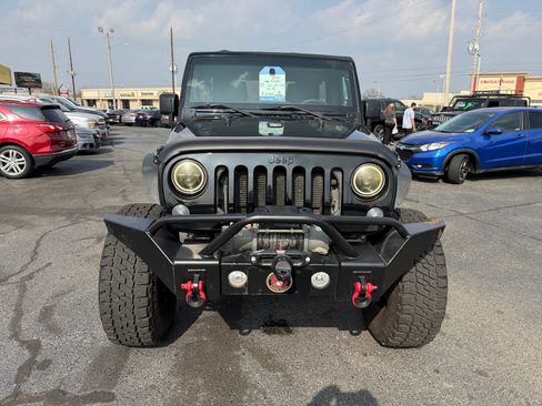 Used 2014 Jeep Wrangler Unlimited Sahara AWD/4WD image 19