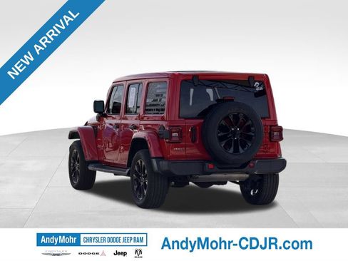 Used 2021 Jeep Wrangler Unlimited Sahara w/ Cold Weather Group AWD/4WD image 6
