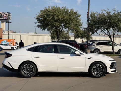 Used 2024 Hyundai Sonata SEL FWD image 3