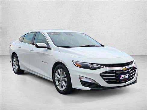 Used 2025 Chevrolet Malibu LT image 3