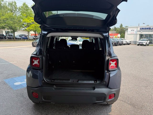 Used 2023 Jeep Renegade Latitude AWD/4WD image 20