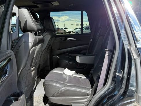 Used 2015 Cadillac Escalade Platinum AWD/4WD image 14